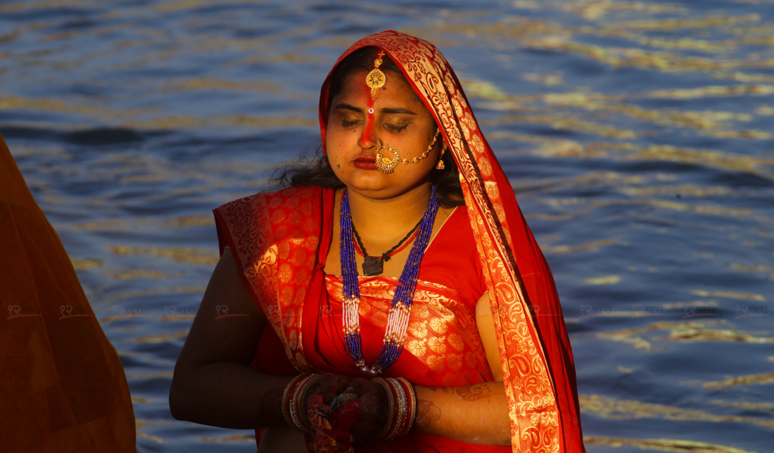 वाग्मती किनारमा छठको रौनक (तस्बिरहरू)